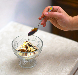 Vanilleeis mit Balsamico - Eis-Creme wie in Modena